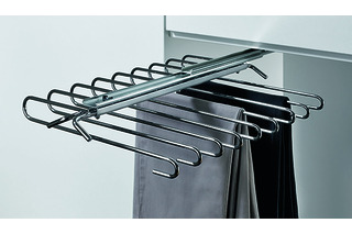 Ausziehbarer Hosenhalter HETTICH