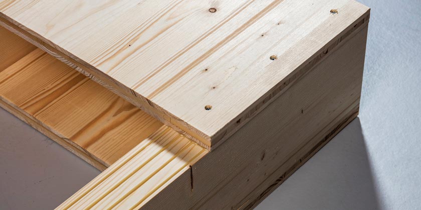 <p>COLLANO Klebstoffe sind auch ideal für die Fertigung von Holzbauteilen und -elementen sowie für die Fertigung und Montage von Holz, Holzwerkstoffen und Hybridelementen am Bau.</p>
